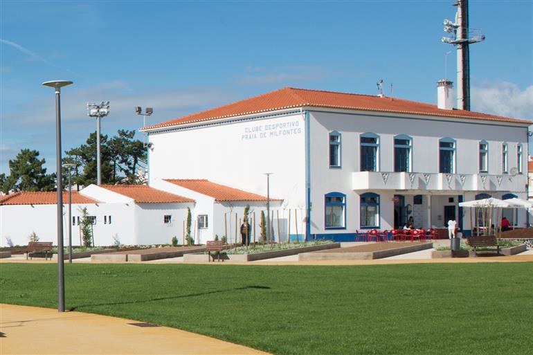 Melhoramento nos balneários do Clube Desportivo Praia de Milfontes